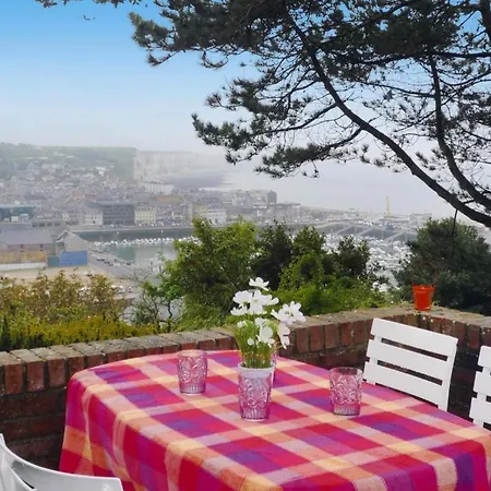 Duplex In With Harbor Views 아파트