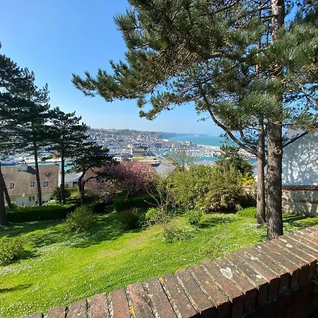 Duplex In With Harbor Views 페캉